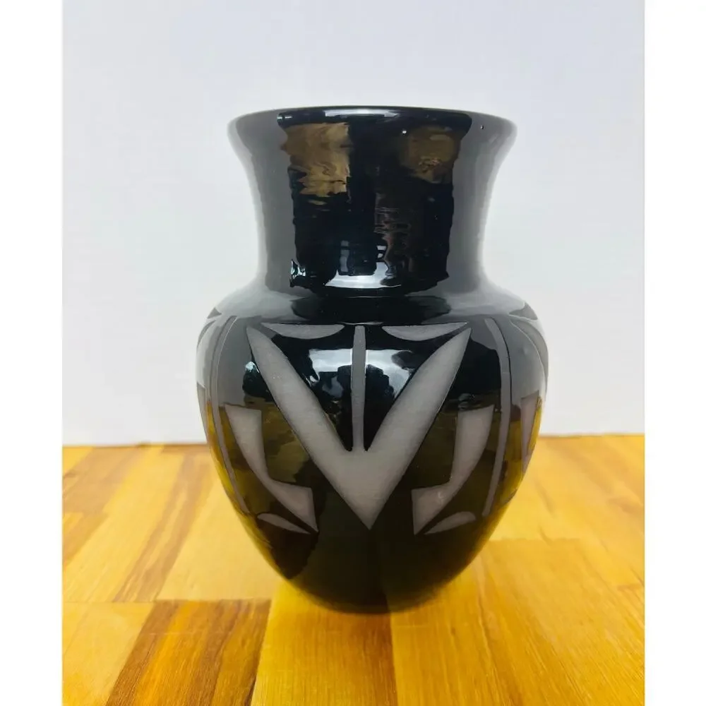 VTG R Diane Martinez Black Vase Handmade Native American Pottery Artist 1992